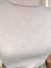 Încarcă imaginea în vizualizatorul Galerie, Maletă din lână și angora potrivită pentru XS/S
