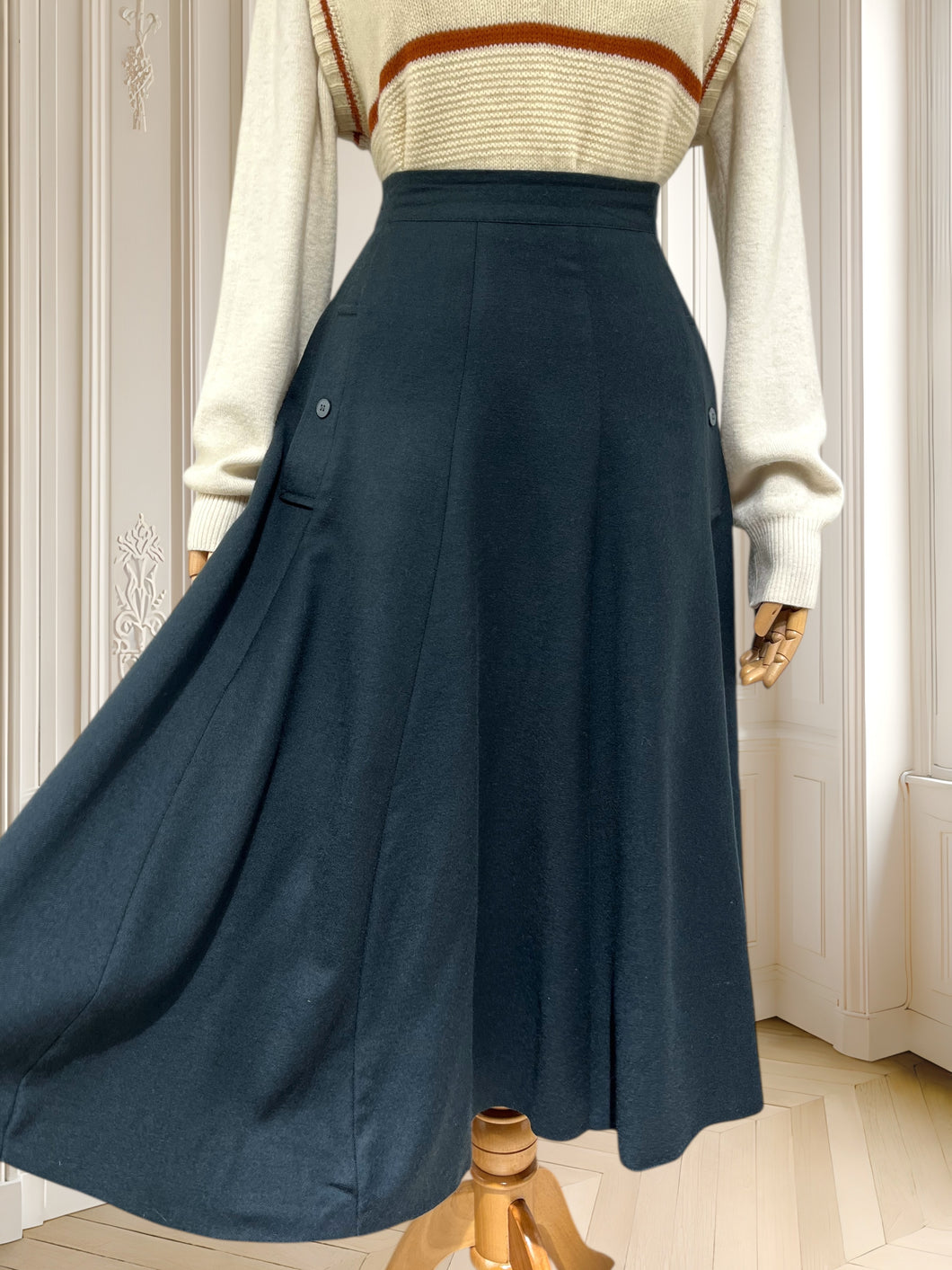 Fustă vintage evazată din lână mărimea M