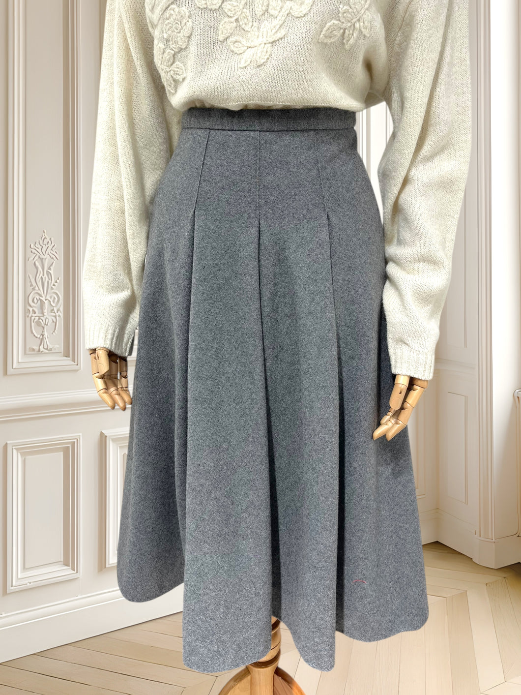 Fustă evazată din amestec de lână mărimea S