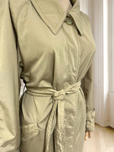 Încarcă imaginea în vizualizatorul Galerie, Trench coat vintage cu croi evazat mărimea L
