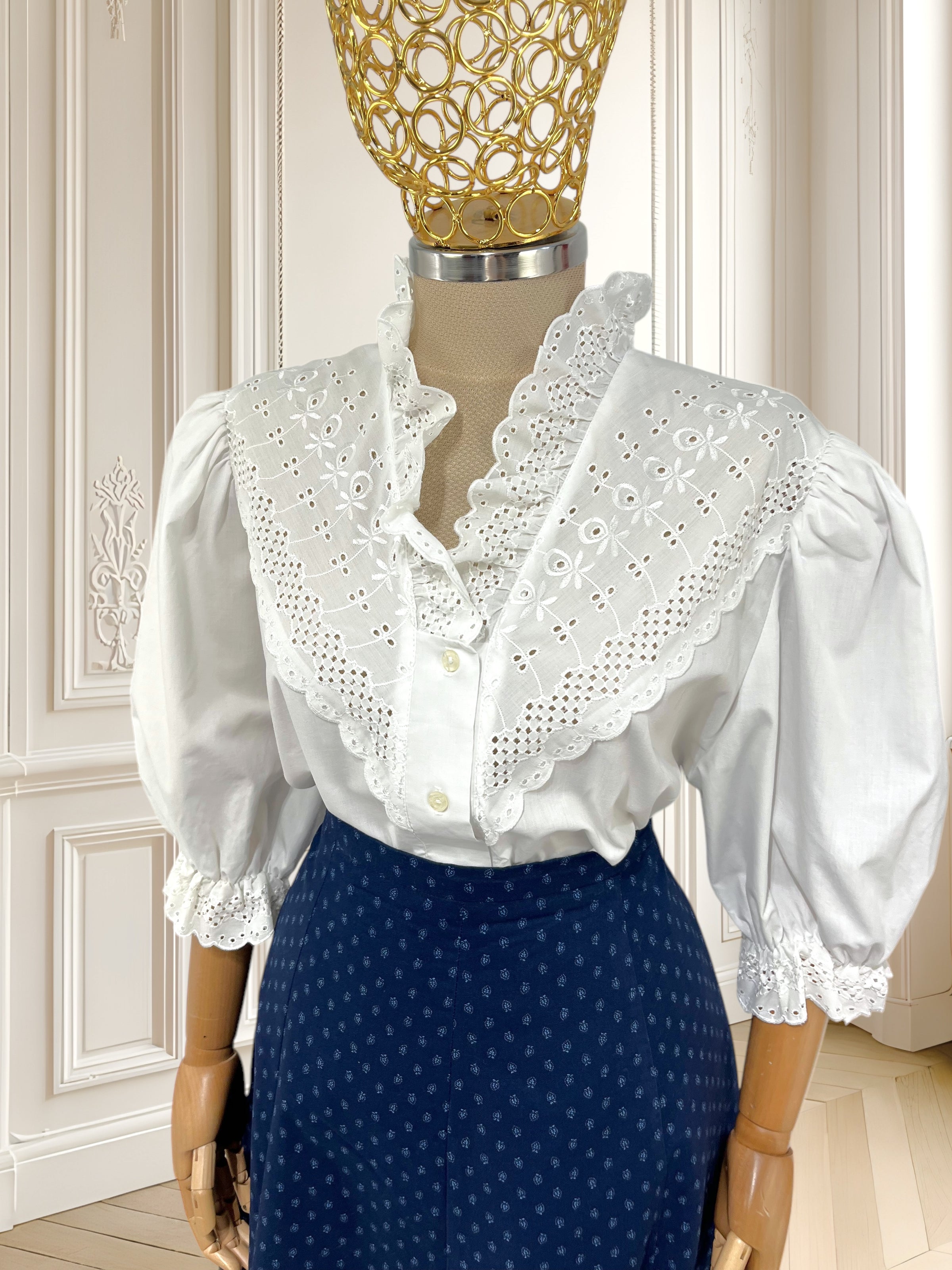 Cămașă vintage albă cu broderie mărimea XL