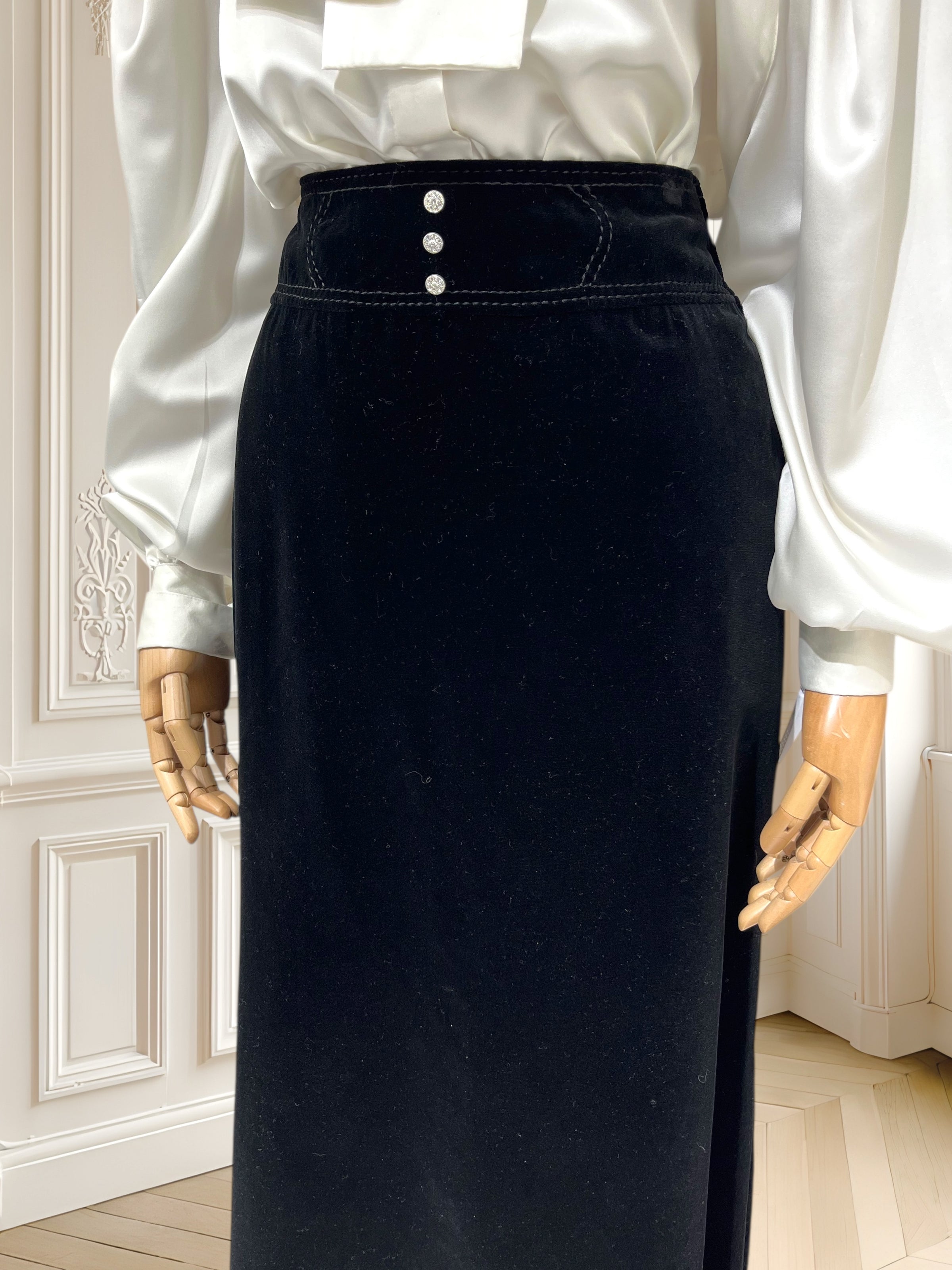Fustă neagră din catifea mărimea S