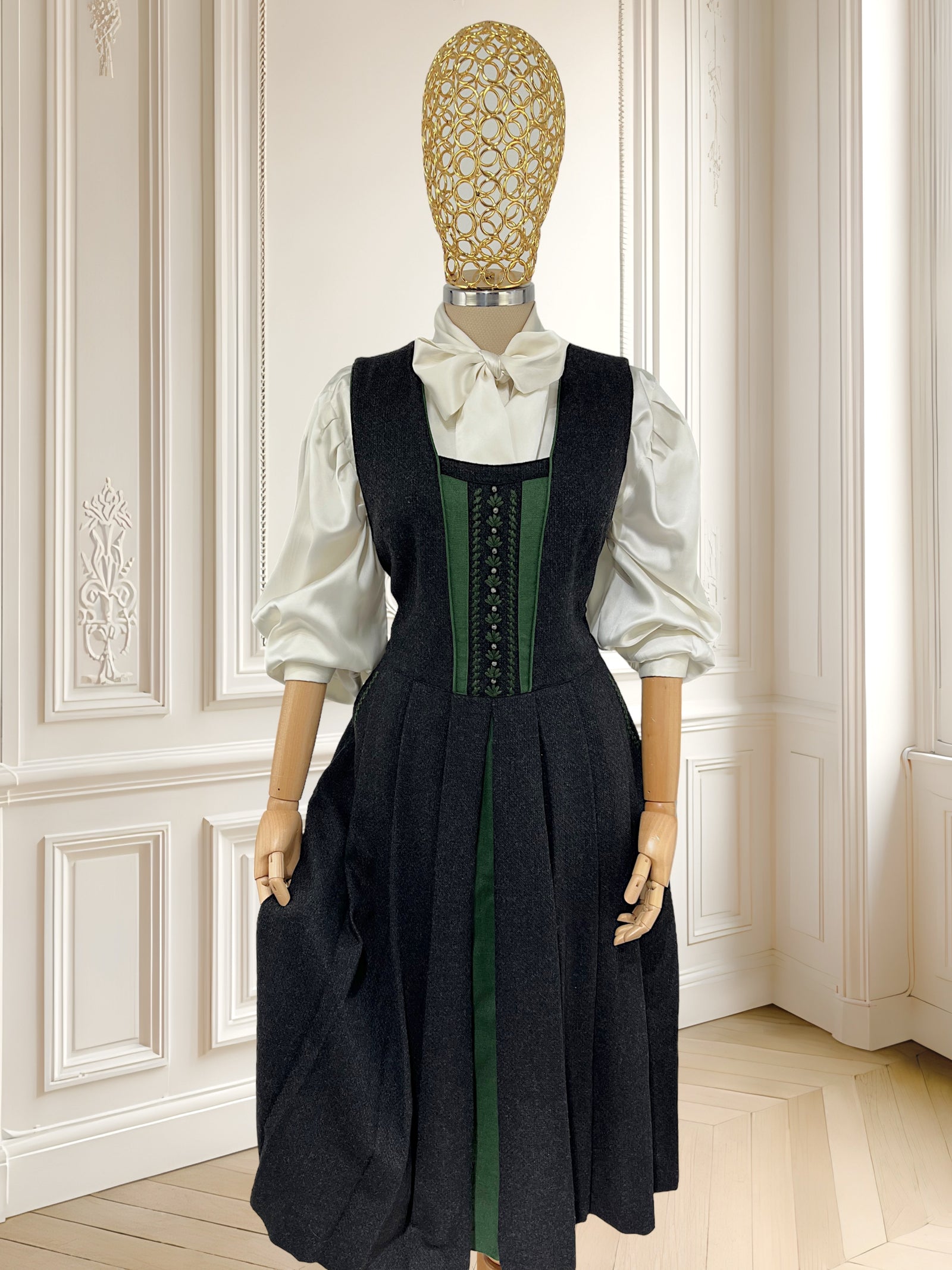 Rochie vintage din lână pură mărimea M