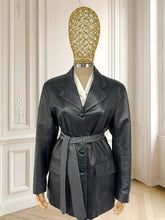 Încarcă imaginea în vizualizatorul Galerie, Jachetă din piele + cravată din mătase cadou mărimea M
