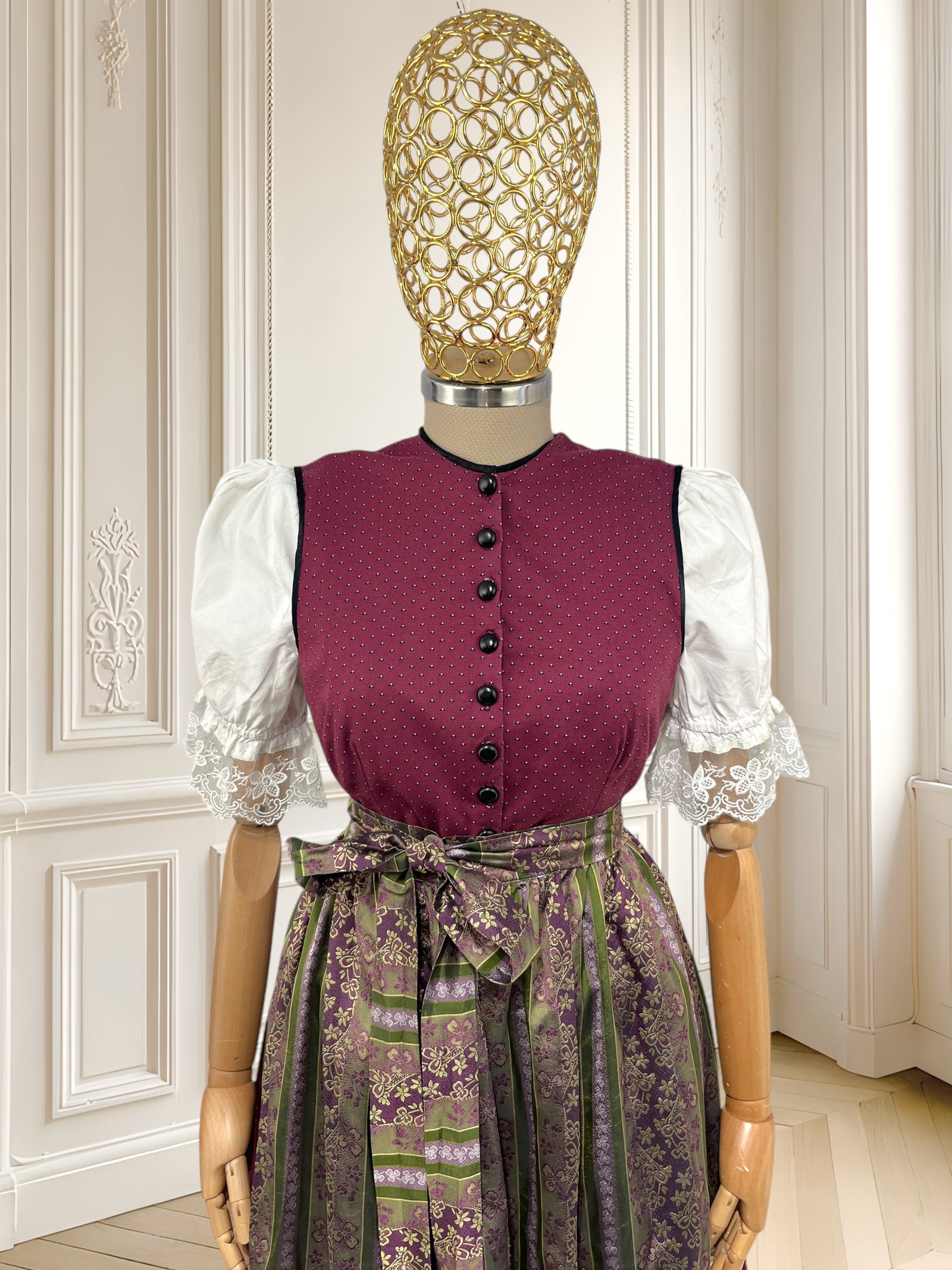 Rochie bavareză vișinie mărimea S