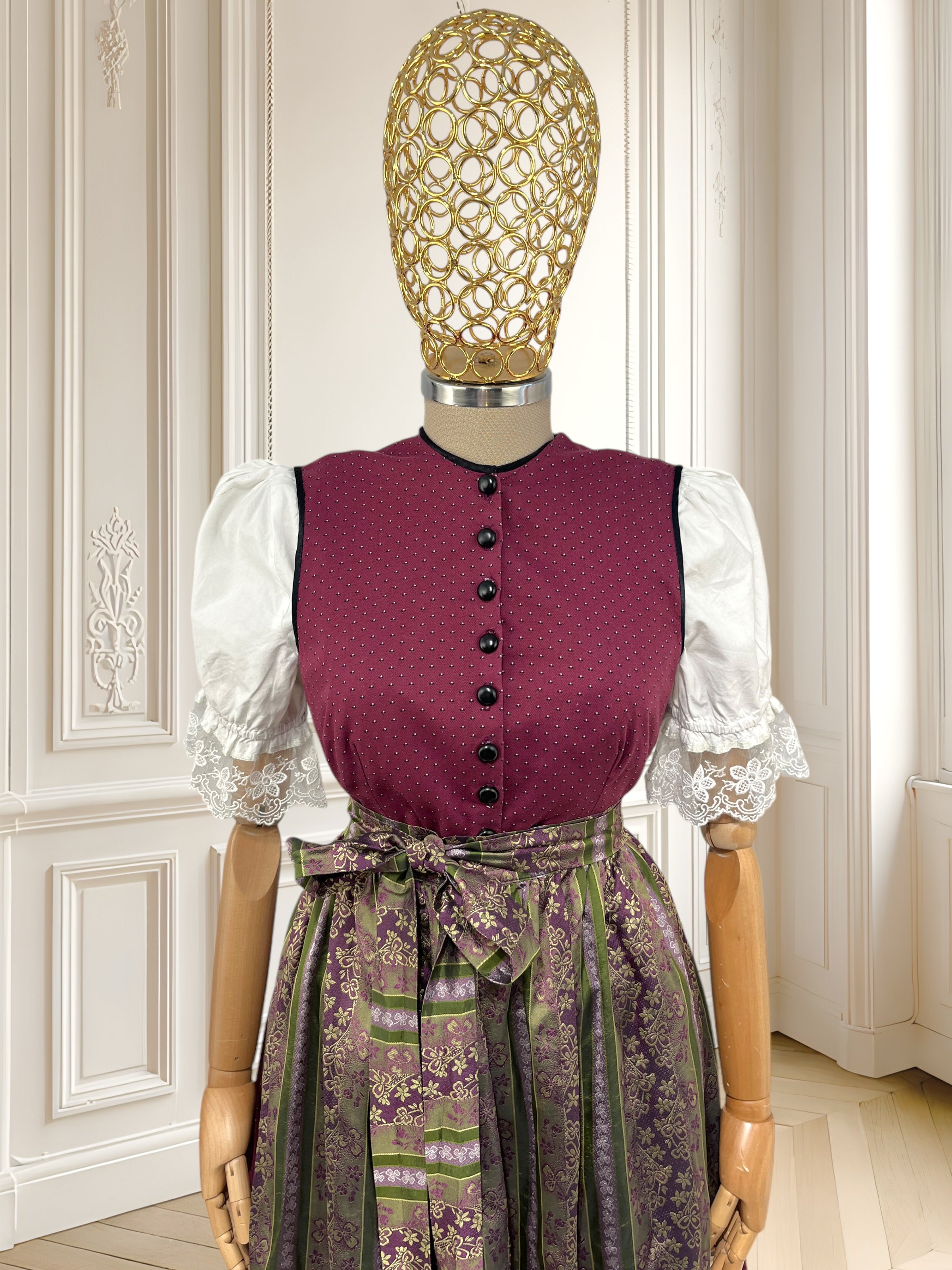 Rochie bavareză vișinie mărimea S