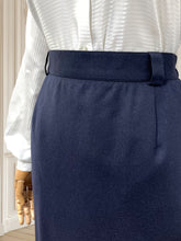 Încarcă imaginea în vizualizatorul Galerie, Fustă bleumarin din lână pură mărimea S
