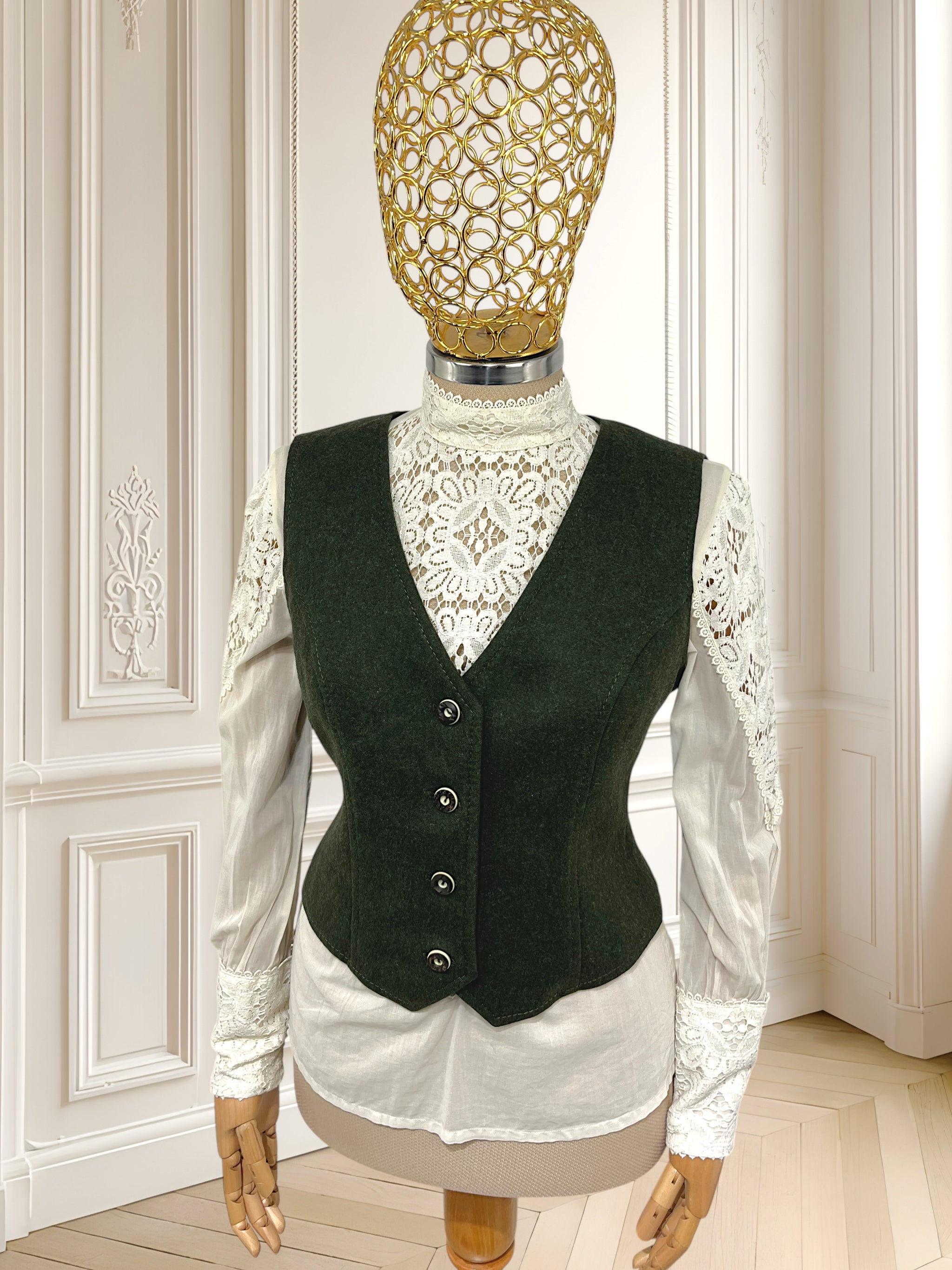 Bluze și Pulovere – vintagecollection.ro