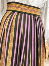 Încarcă imaginea în vizualizatorul Galerie, Fustă vintage din bumbac mărimea S
