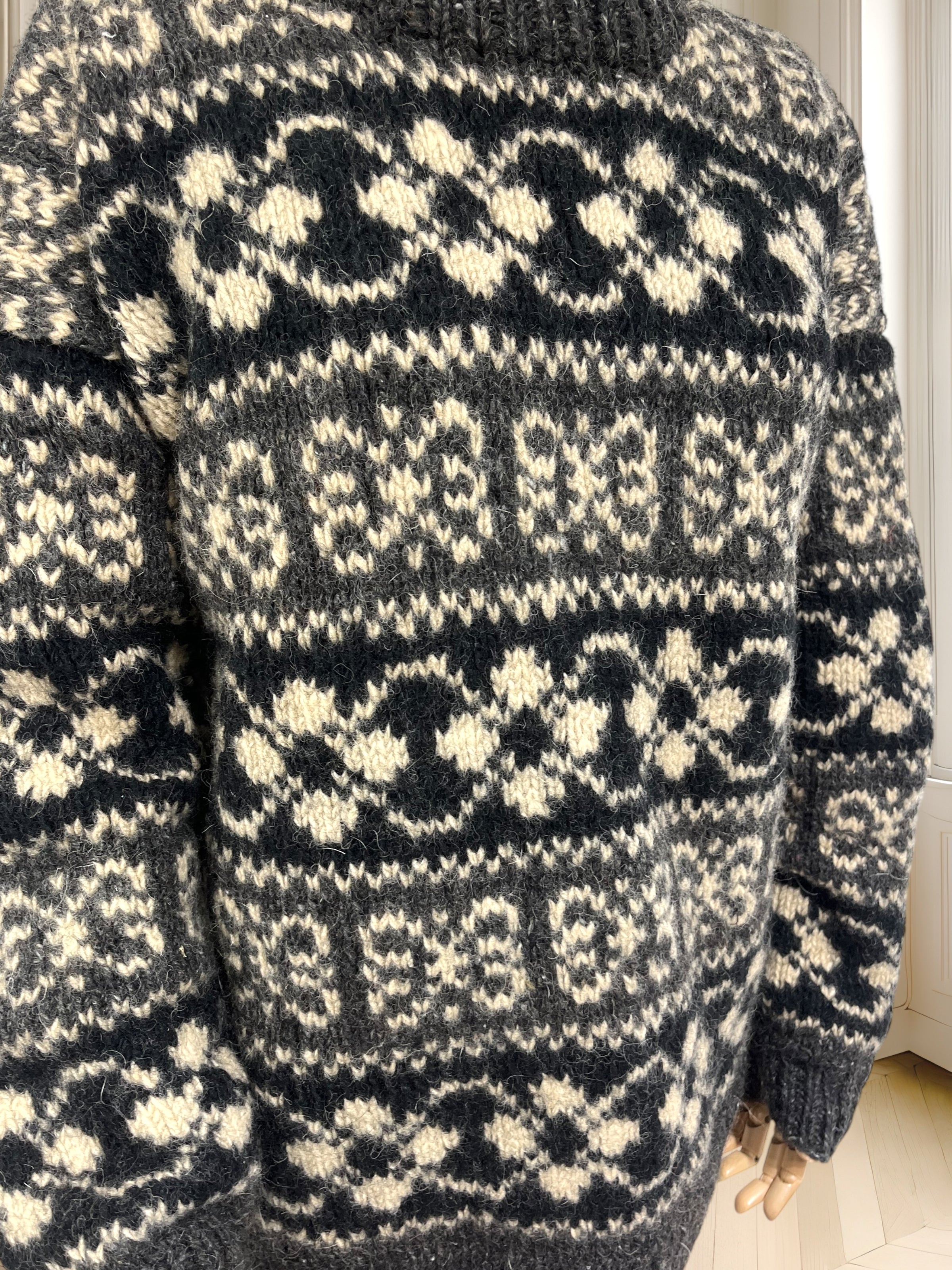Pulover vintage din lână potrivit pentru L/XL