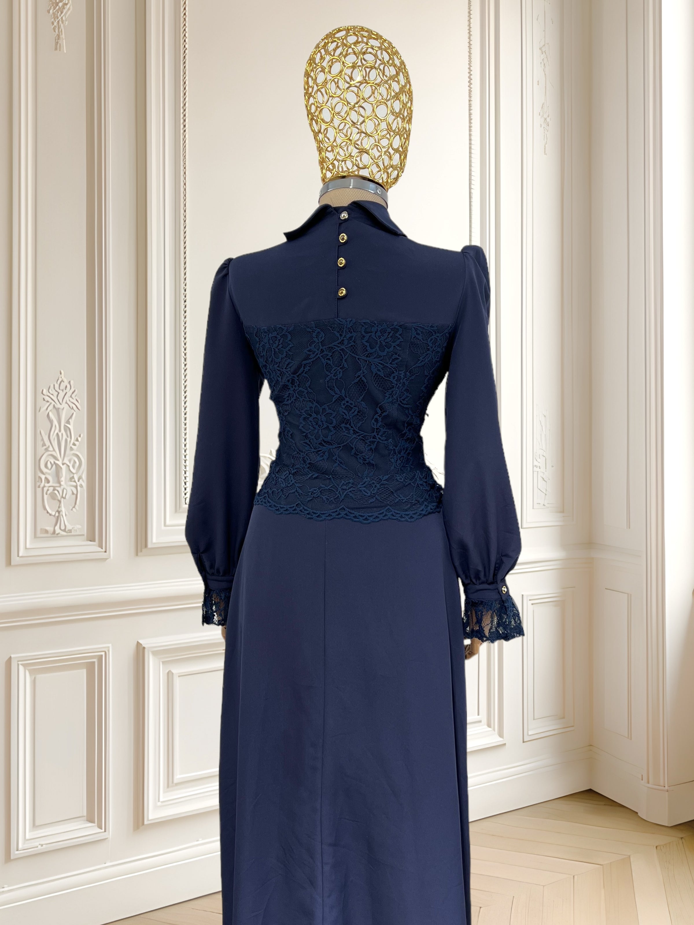 Rochie elegantă cu inserții de dantelă mărimea M