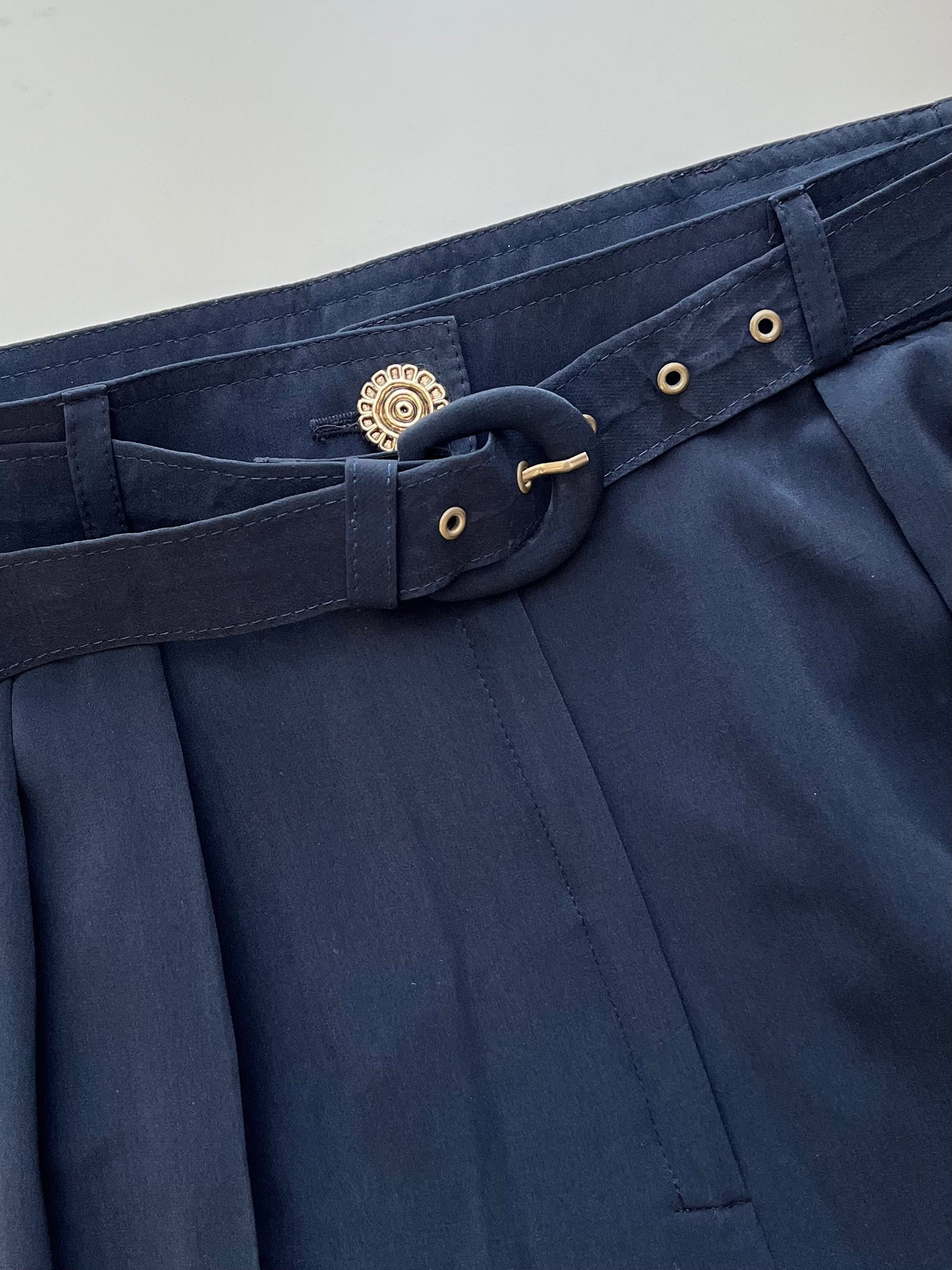 Pantaloni bleumarin Jean Claire mărimea L