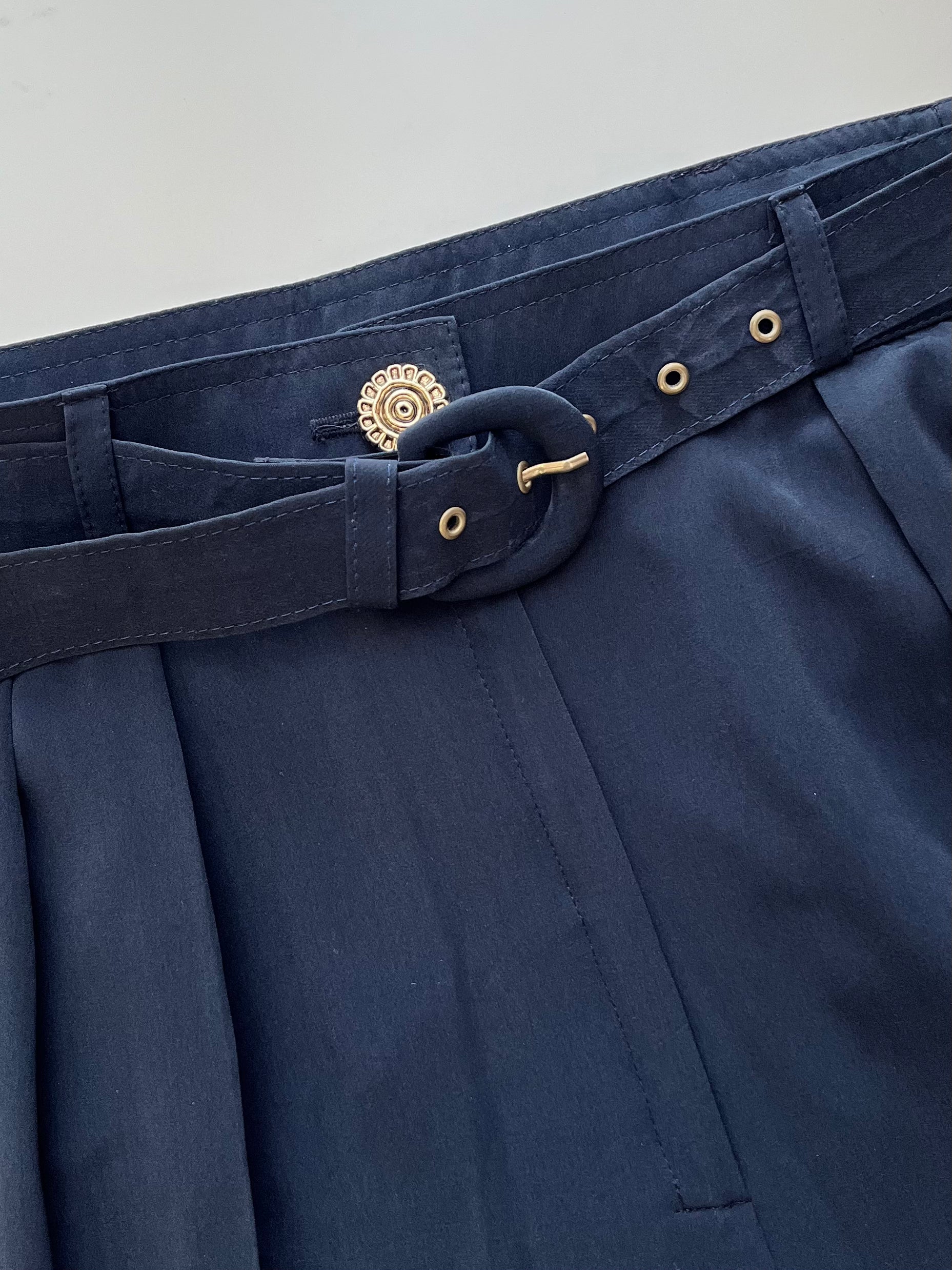 Pantaloni bleumarin Jean Claire mărimea L