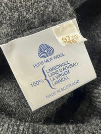 Maletă gri din lână pură mărimea M