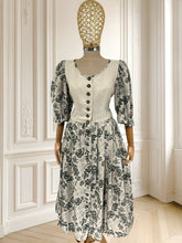 Încarcă imaginea în vizualizatorul Galerie, Rochie vintage din in mărimea M
