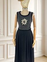 Încarcă imaginea în vizualizatorul Galerie, Rochie vintage din lână mărimea S
