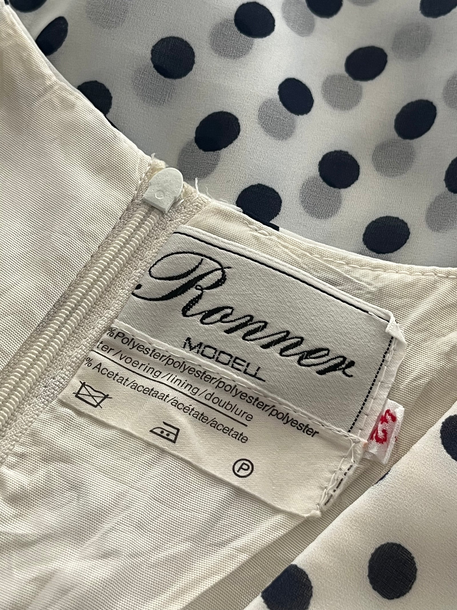 Rochie vintage cu buline mărimea M