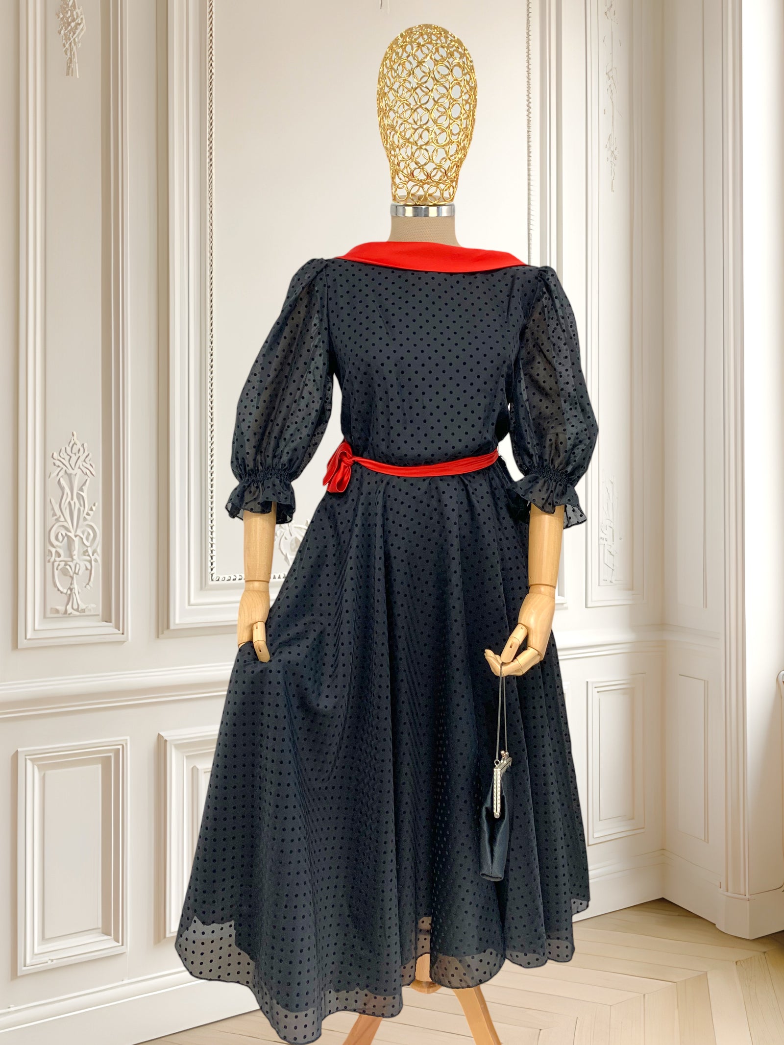 Rochie vintage deosebită cu buline mărimea M
