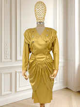 Încarcă imaginea în vizualizatorul Galerie, Rochie drapată cu croi tip fluture mărimea M
