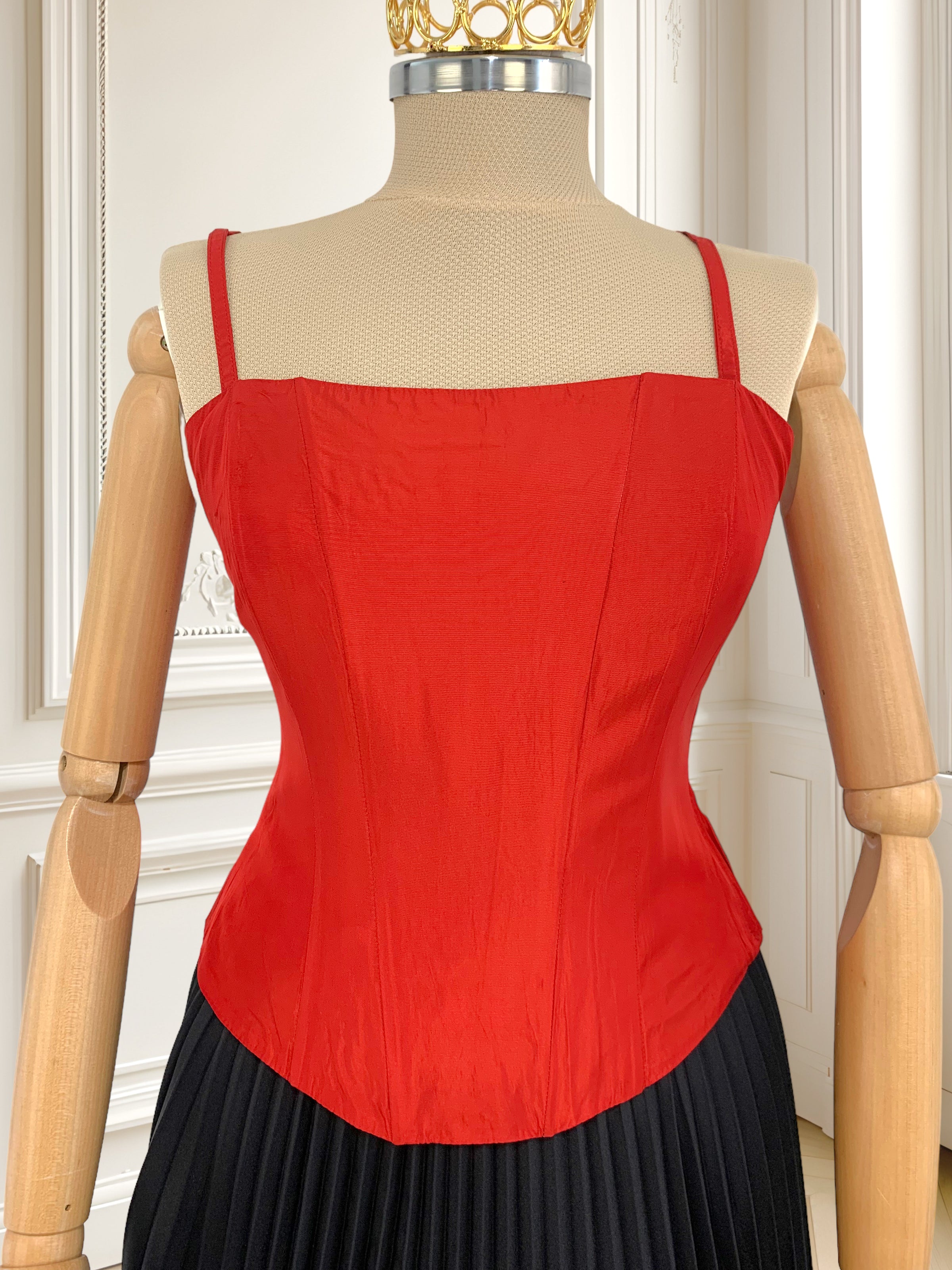 Corset roșu cu aspect sidefat mărimea M