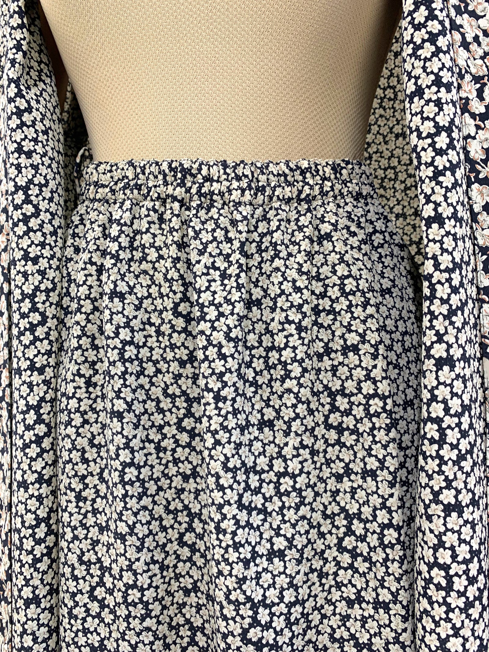 Compleu vintage cu print floral mărimea L