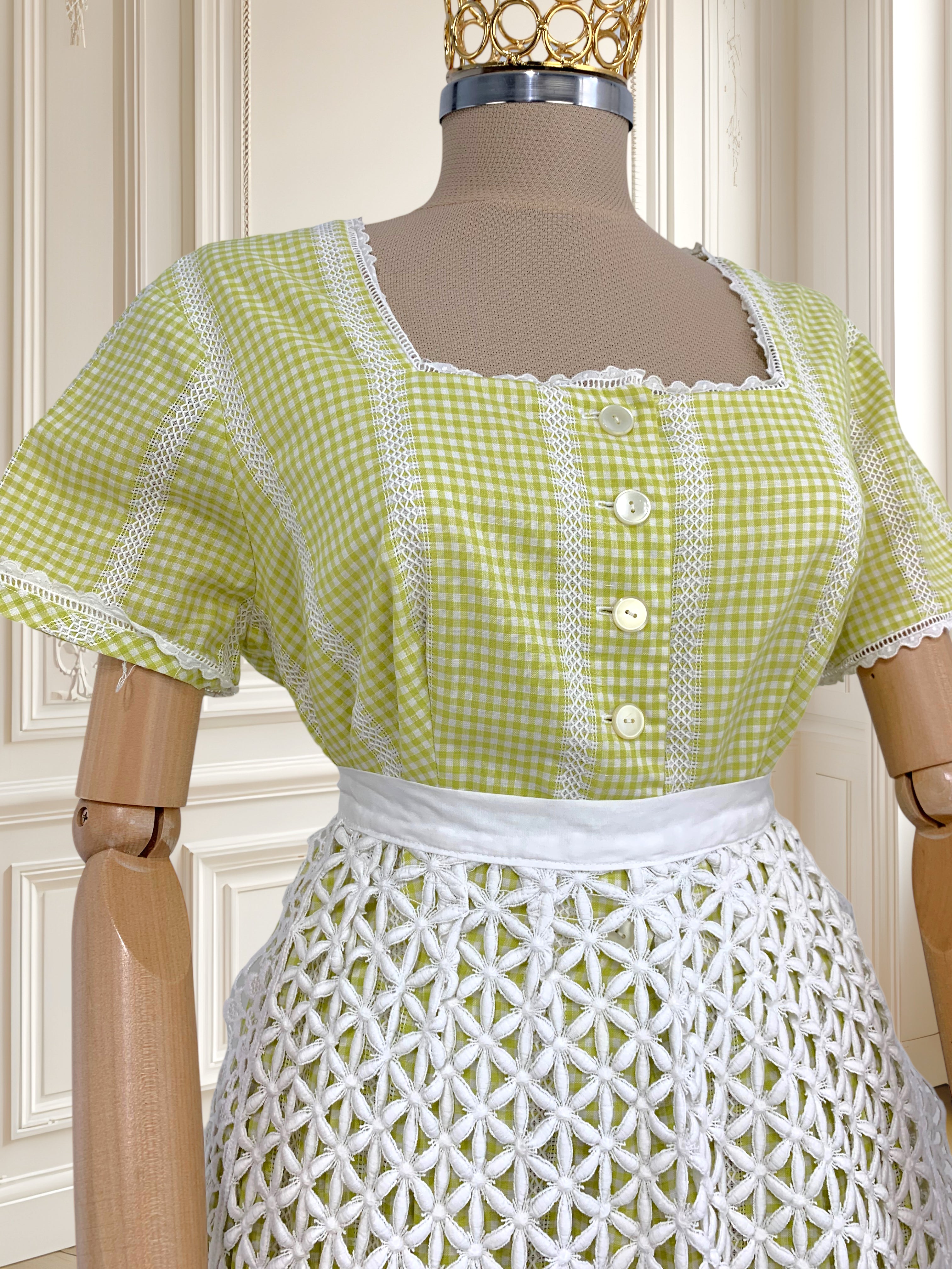 Rochie vintage cu șorț asortat mărimea M
