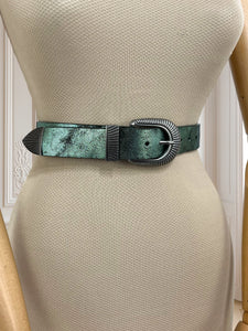 Curea verde cu reflexii metalice