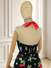Încarcă imaginea în vizualizatorul Galerie, Rochie vintage cu flori de cireș mărimea M

