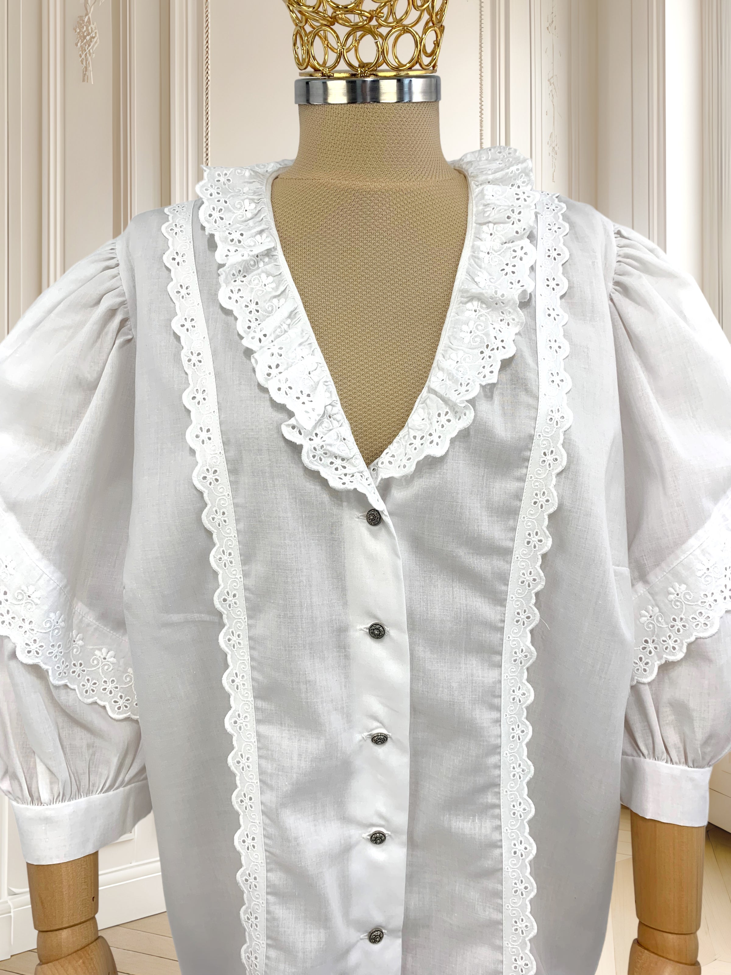 Cămașă vintage cu broderie potrivită pentru XL/XXL