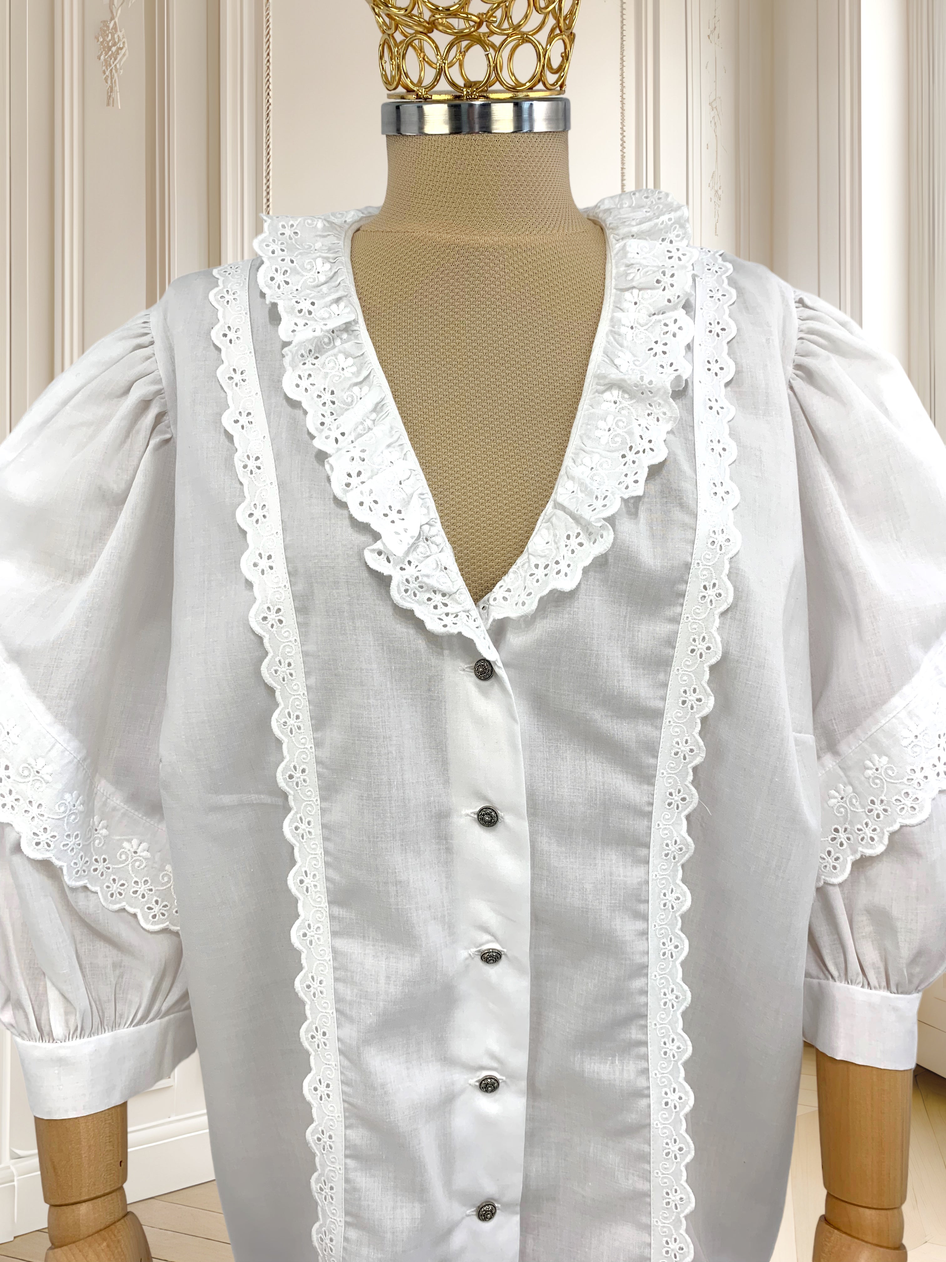 Cămașă vintage cu broderie potrivită pentru XL/XXL