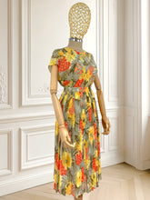 Încarcă imaginea în vizualizatorul Galerie, Compleu vintage cu print floral potrivit pentru M/L
