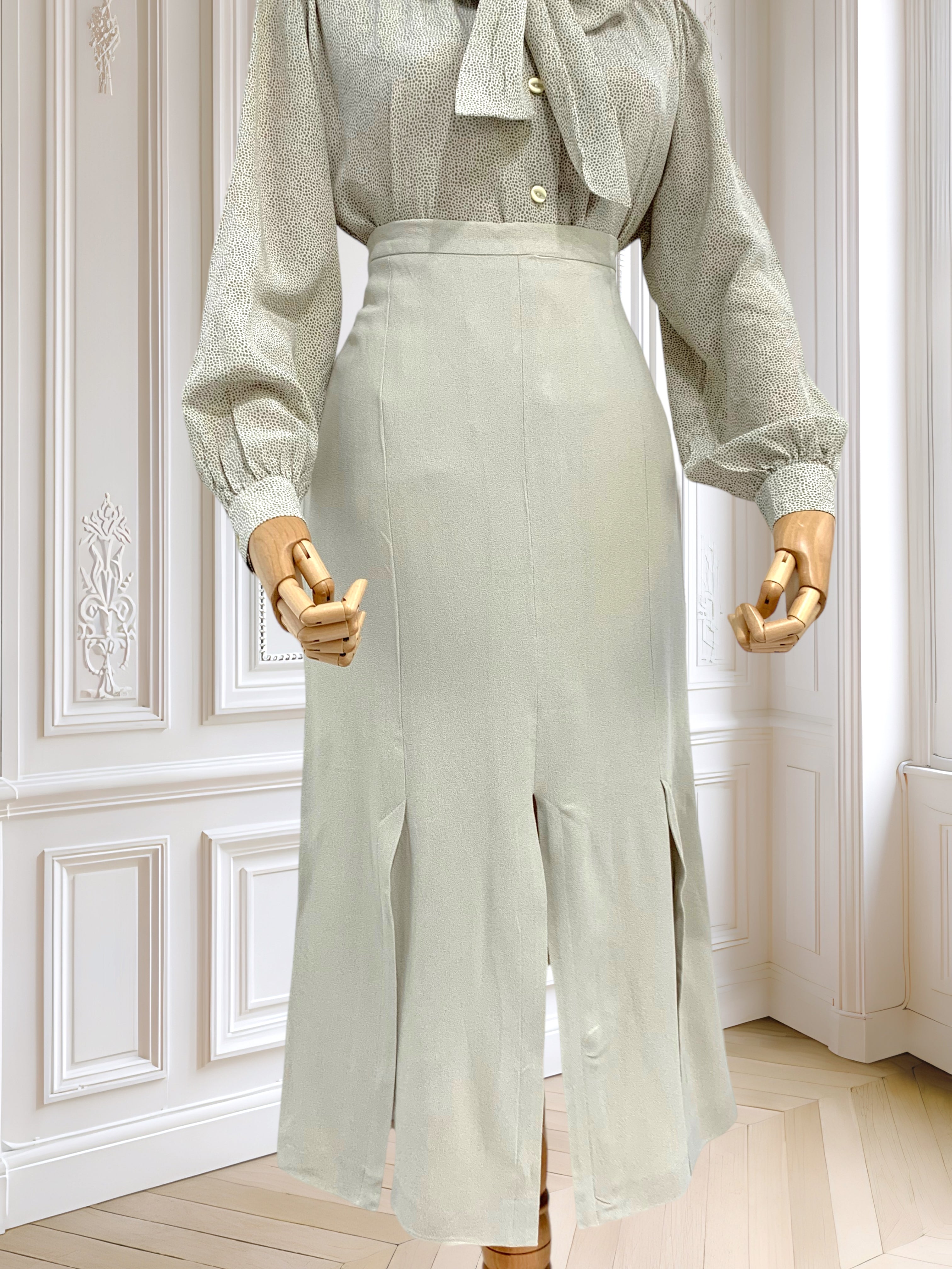 Fustă deosebită alb-ecru mărimea M