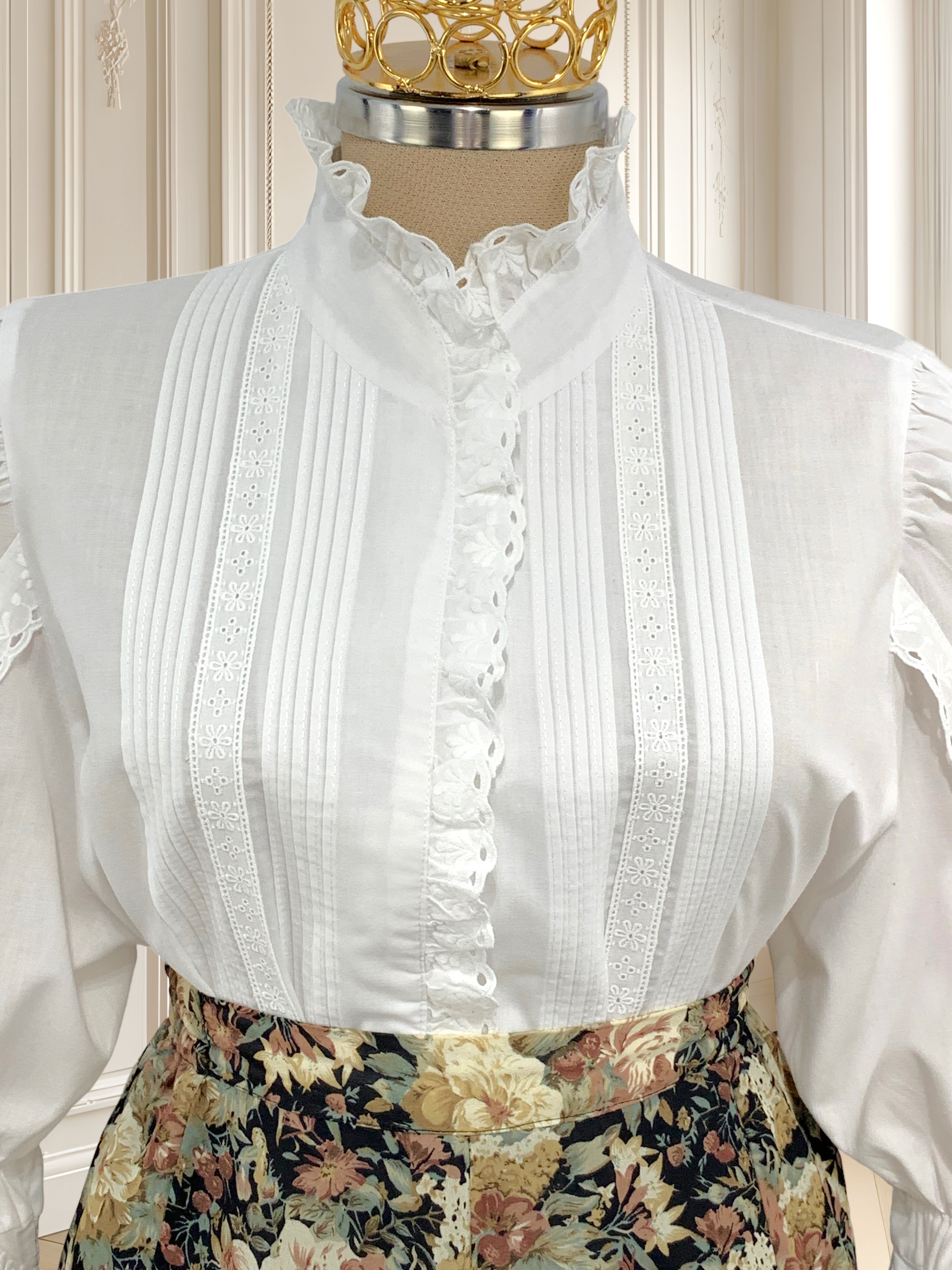 Cămașă albă cu broderie mărimea L
