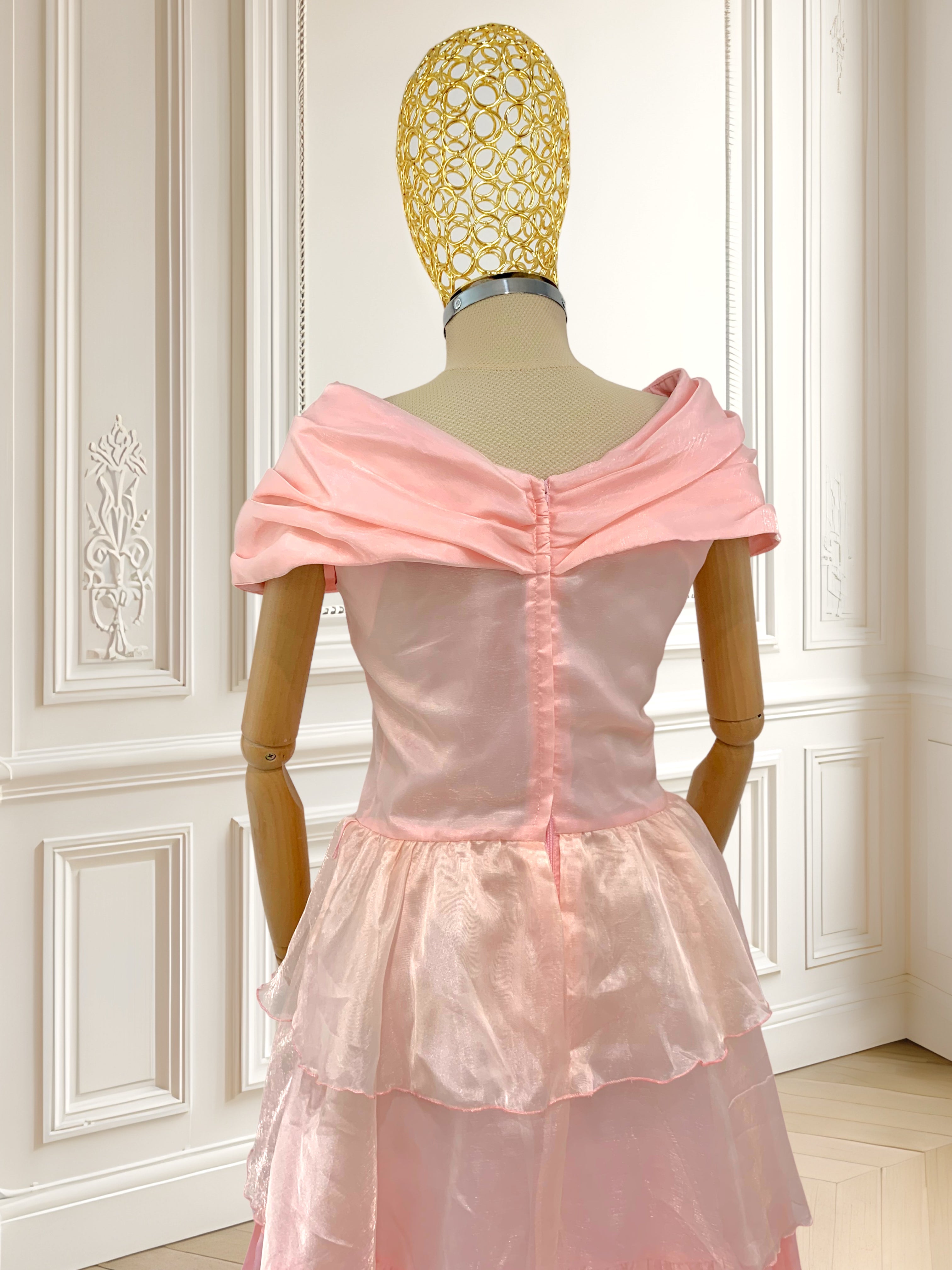 Rochie roz cu volane mărimea M