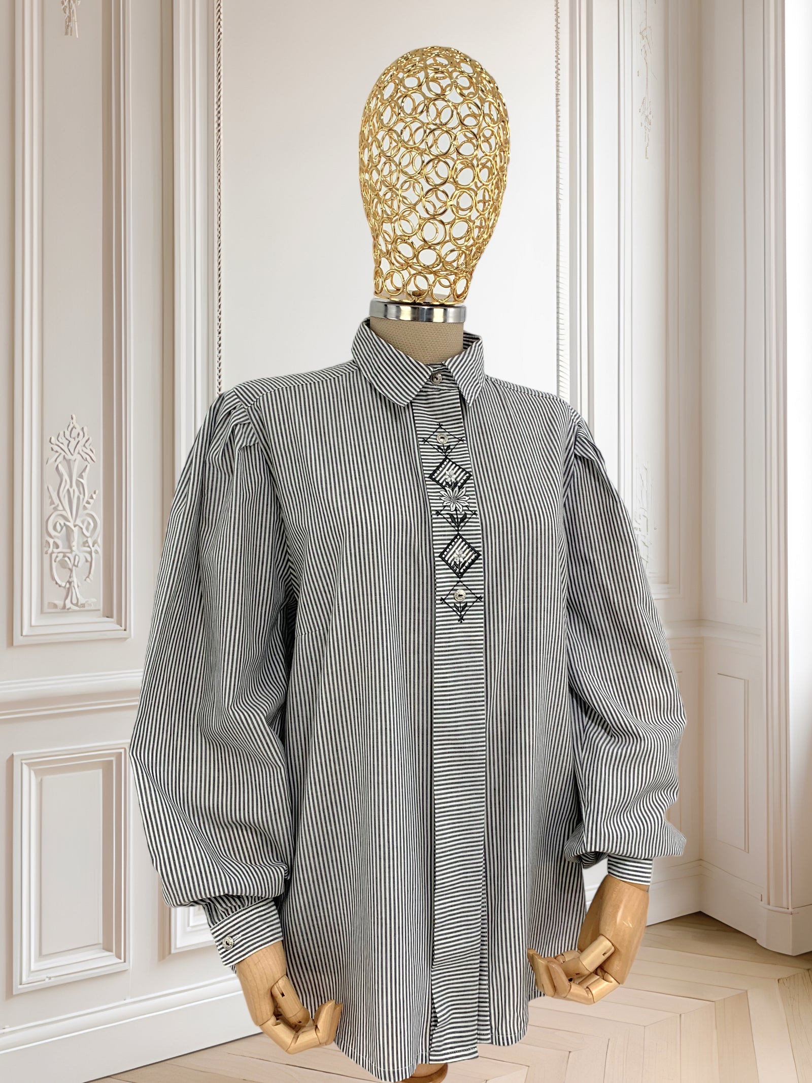 Cămașă vintage cu dungi și broderie mărimea XL