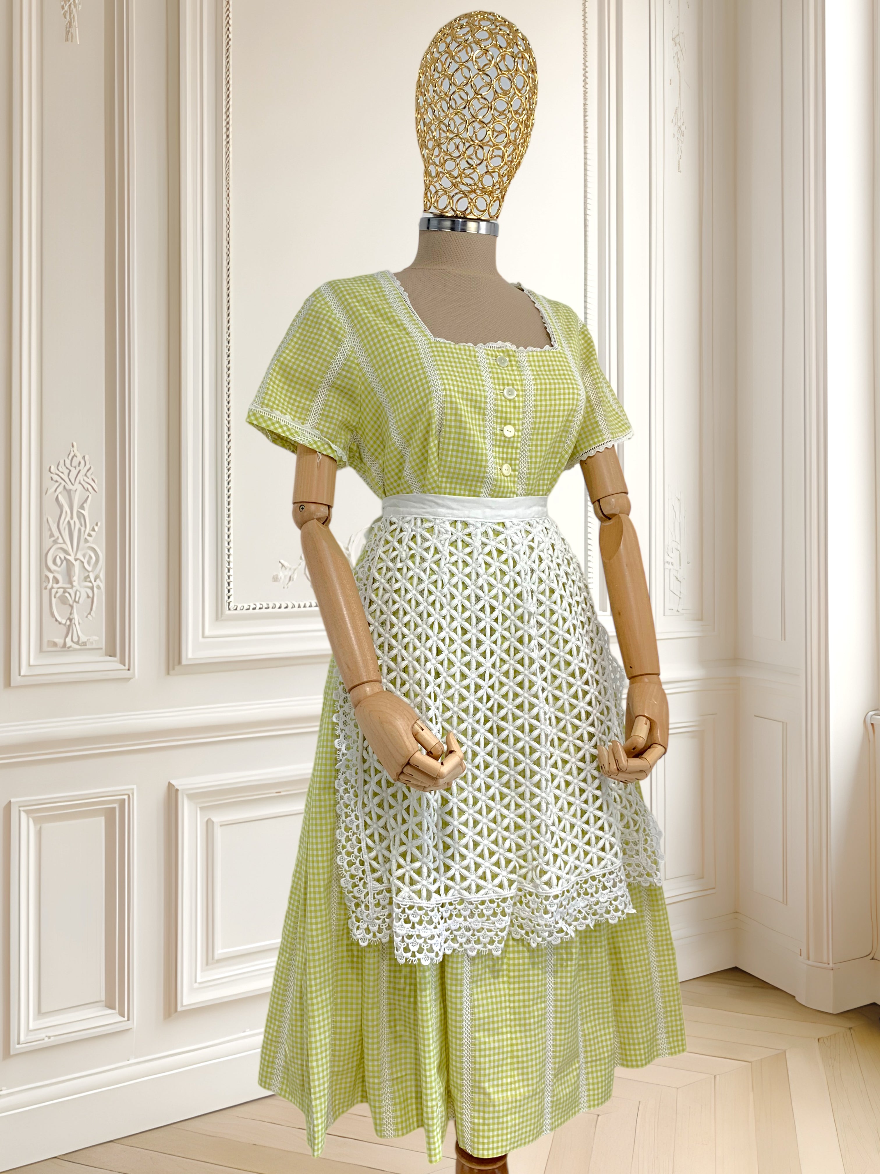 Rochie vintage cu șorț asortat mărimea M
