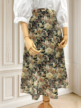 Încarcă imaginea în vizualizatorul Galerie, Fustă cu print floral mărimea M

