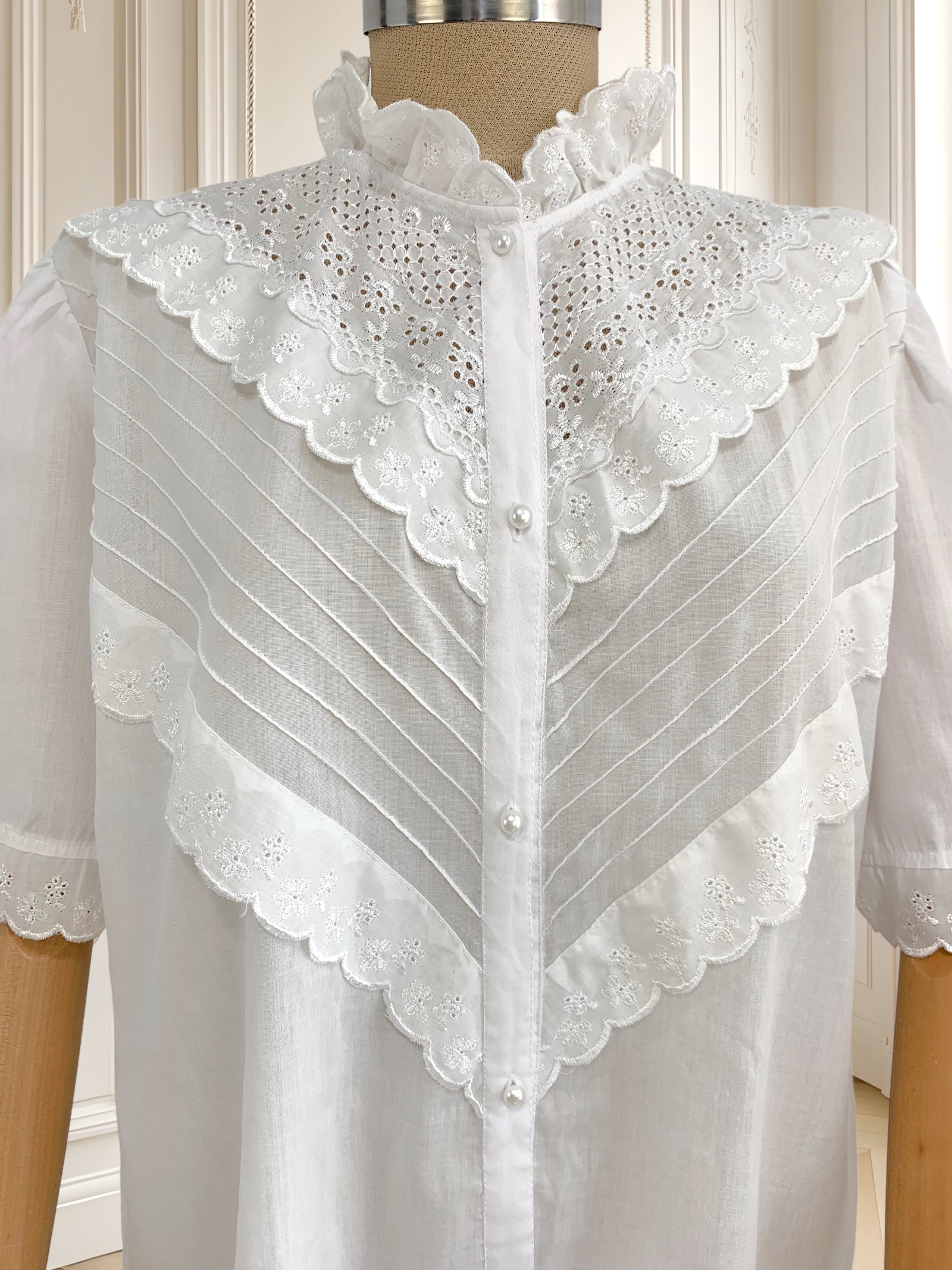 Cămașă vintage cu broderie potrivită pentru XL/XXL