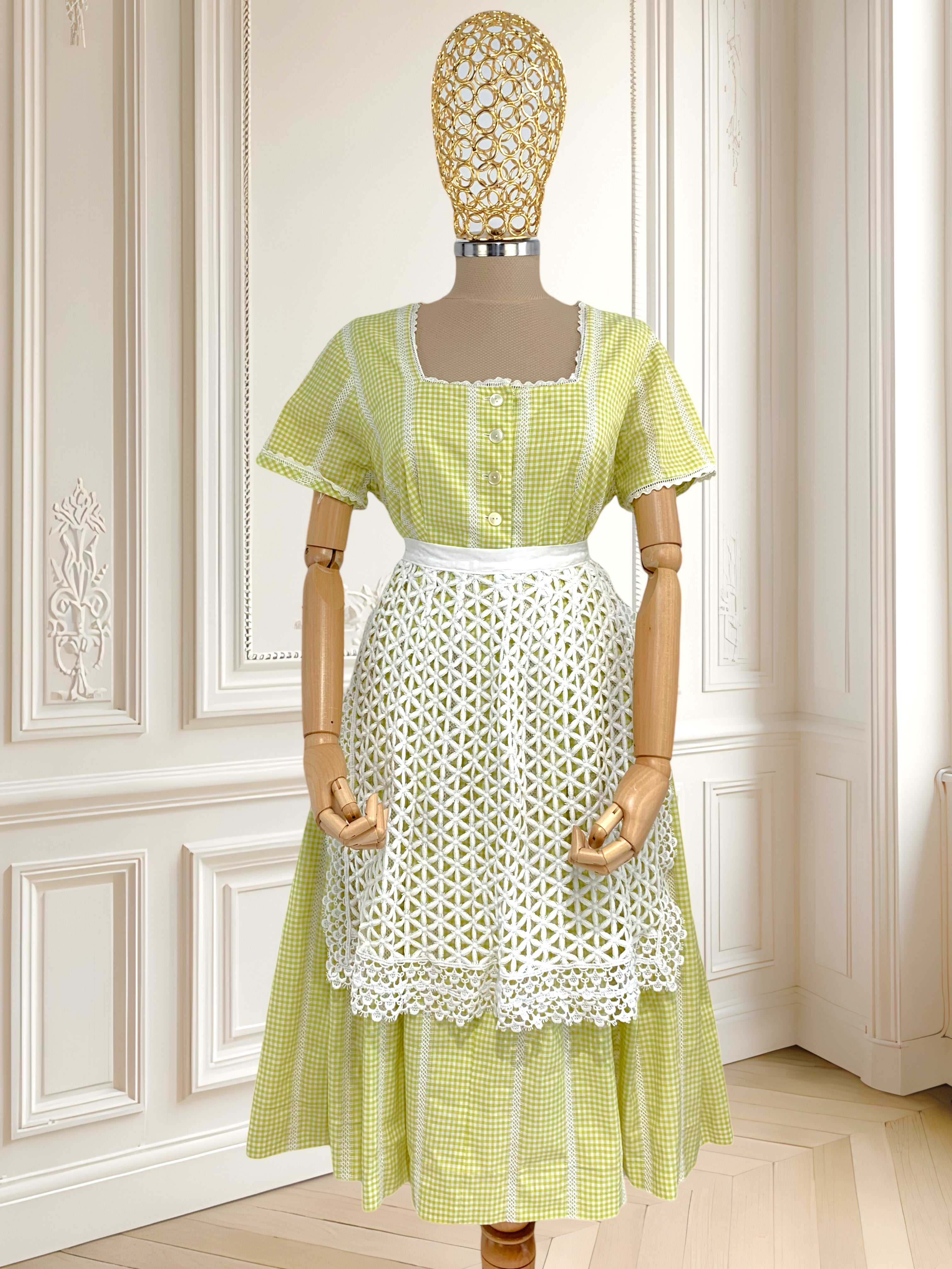 Rochie vintage cu șorț asortat mărimea M