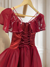 Încarcă imaginea în vizualizatorul Galerie, Rochie vintage de gală cu corset mărimea XS

