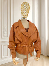 Încarcă imaginea în vizualizatorul Galerie, Jachetă italienească din piele naturală potrivită pentru M/L
