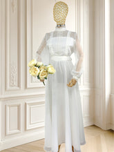 Încarcă imaginea în vizualizatorul Galerie, Rochie vintage albă cu dantelă mărimea M

