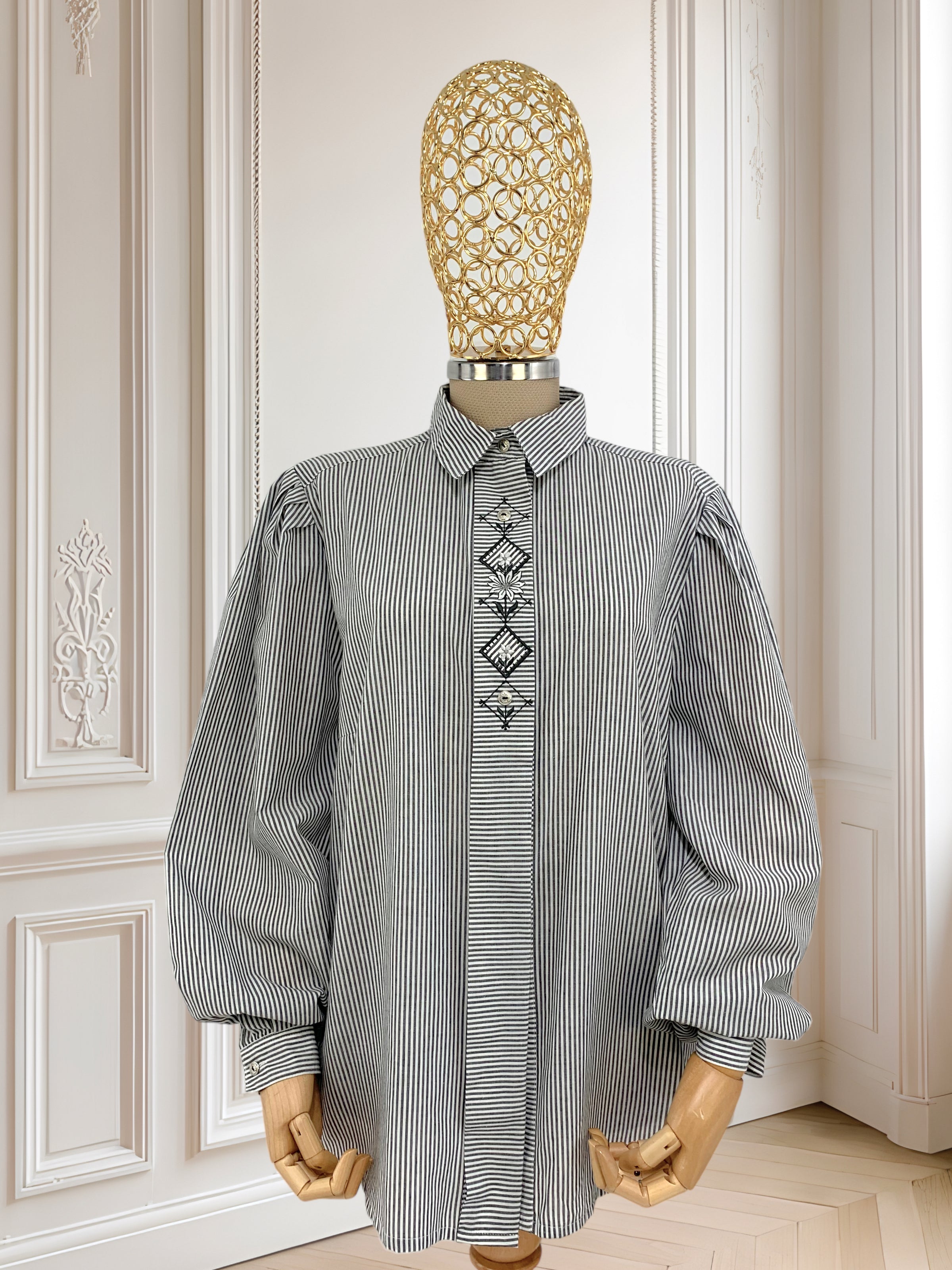 Cămașă vintage cu dungi și broderie mărimea XL