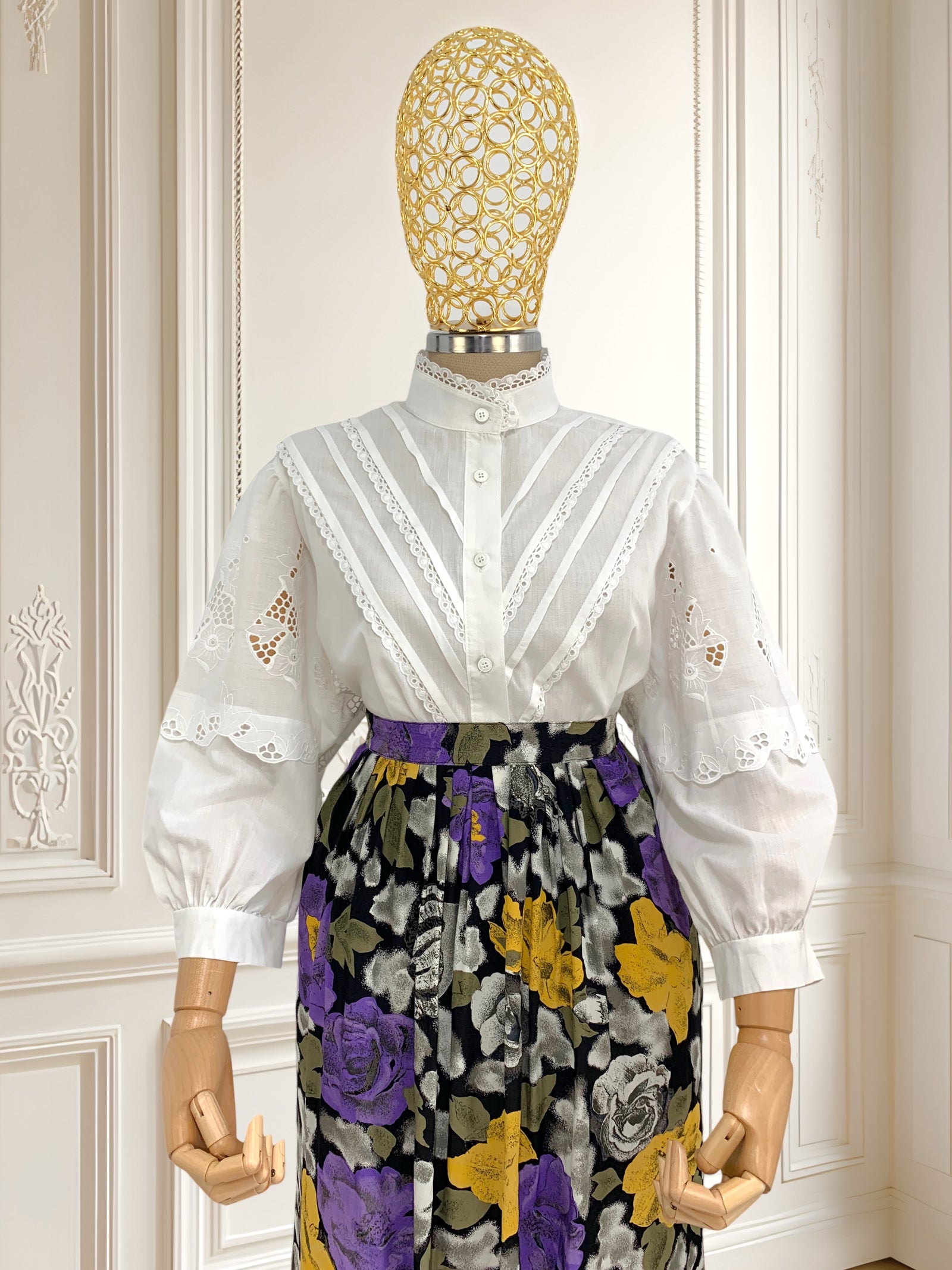 Cămașă albă cu broderie mărimea XL