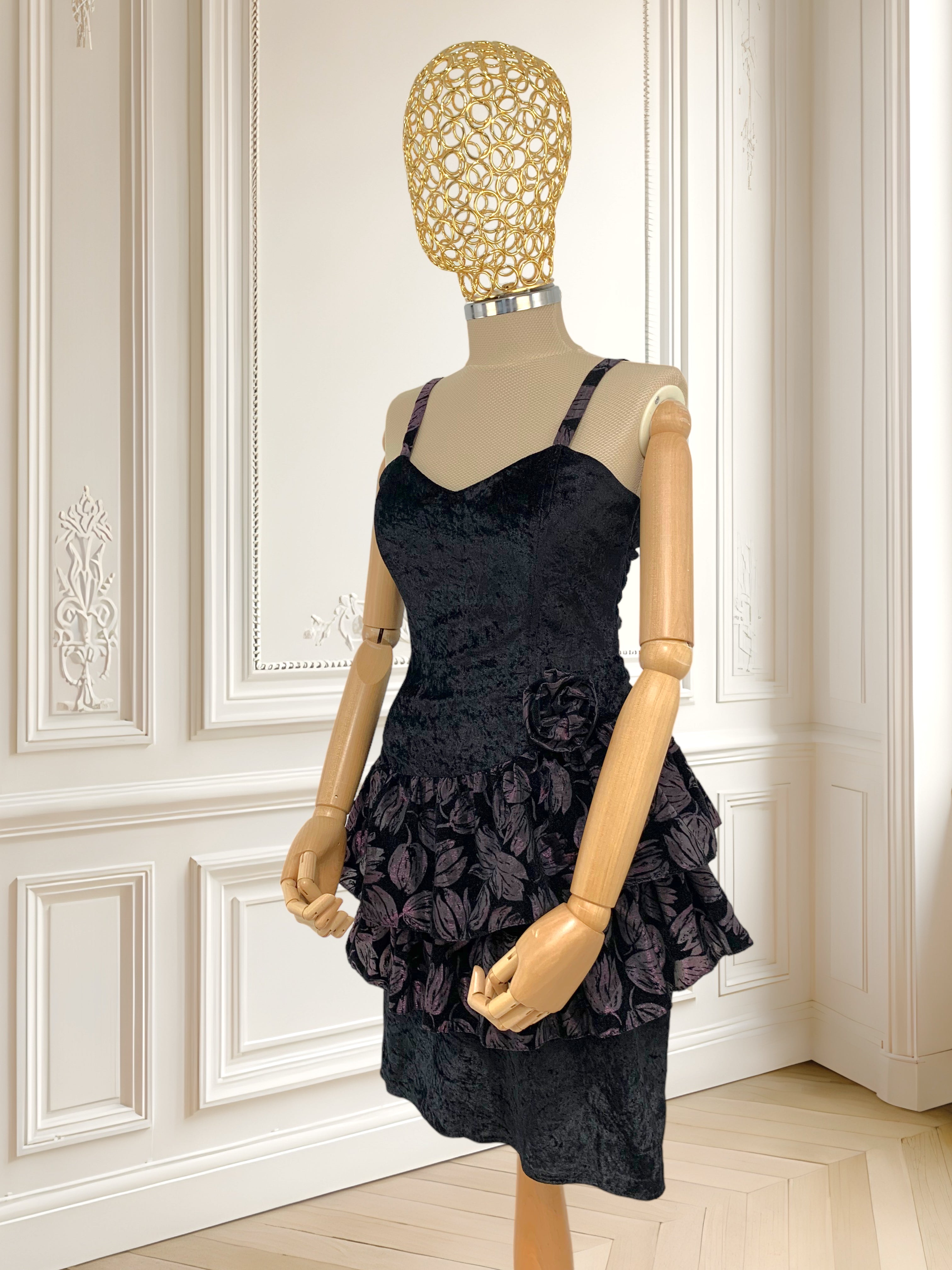 Rochie vintage din catifea cu volane potrivită pentru S/M