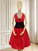 Încarcă imaginea în vizualizatorul Galerie, Rochie roșie gogoșar mărimea M

