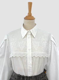 Cămașă cu broderie mărimea XL