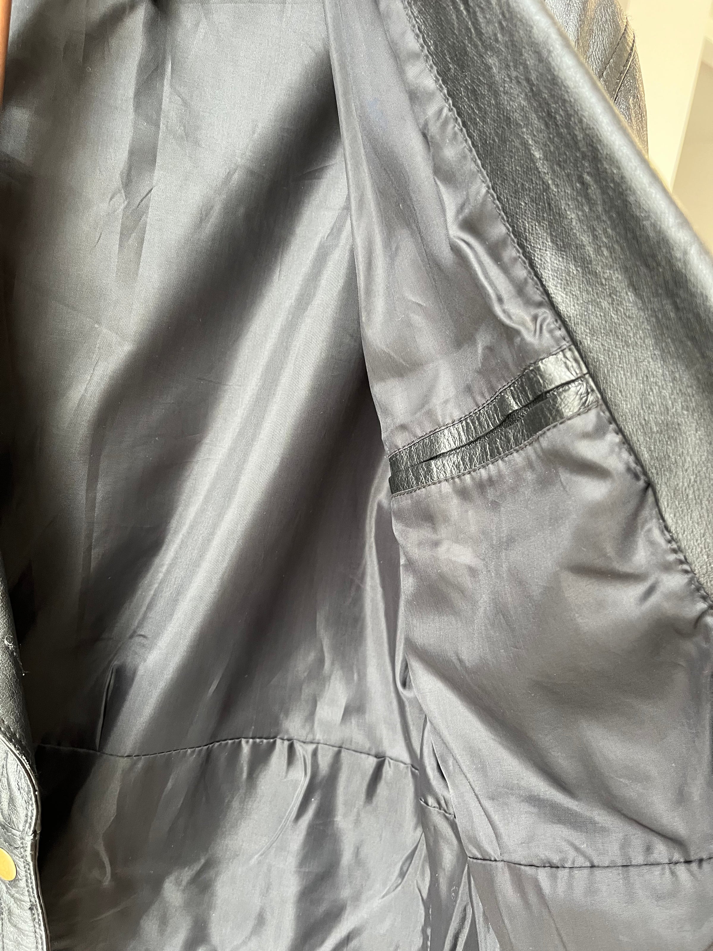 Jachetă vintage din piele naturală potrivită pentru M/L