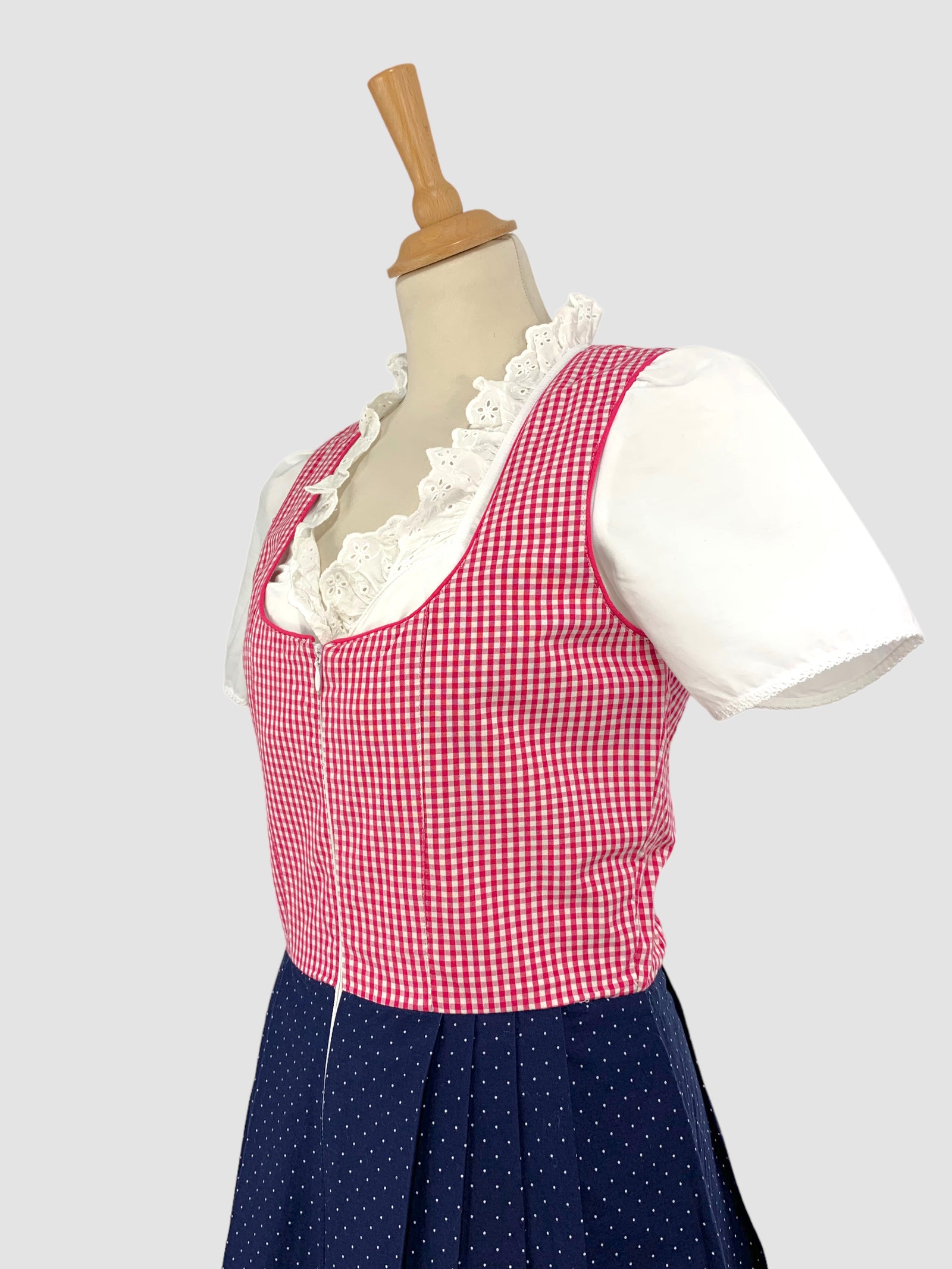 Rochie bavareză cu top alb mărimea S