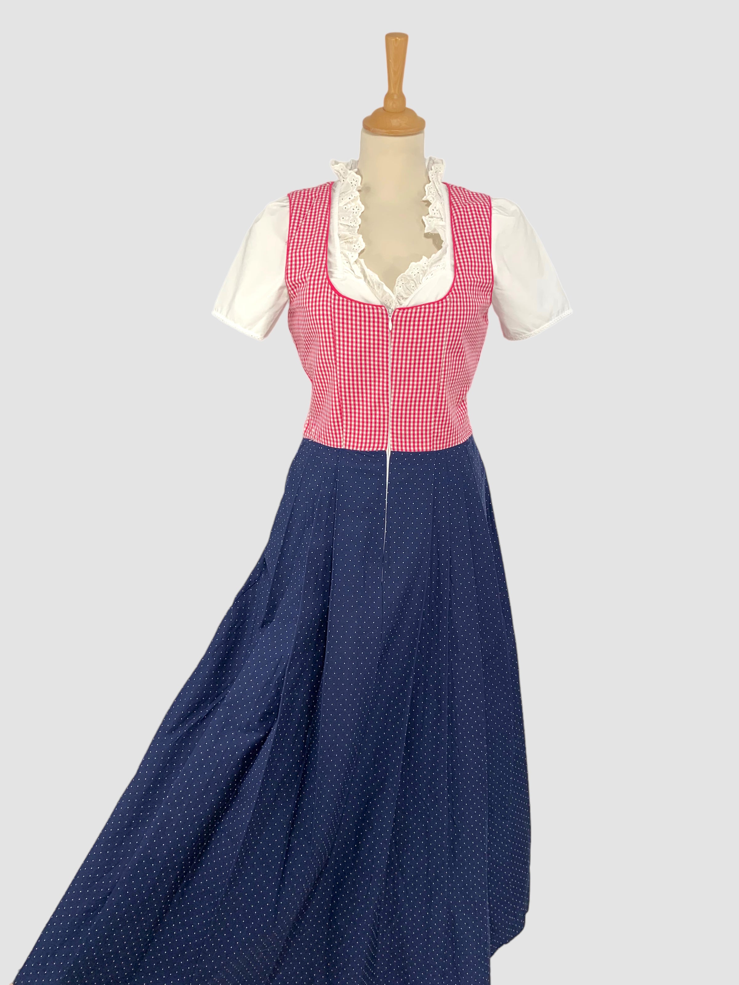 Rochie bavareză cu top alb mărimea S